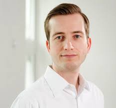 Andre Ronsoehr | Investment Director of Seraphim Space | Fintech Finance